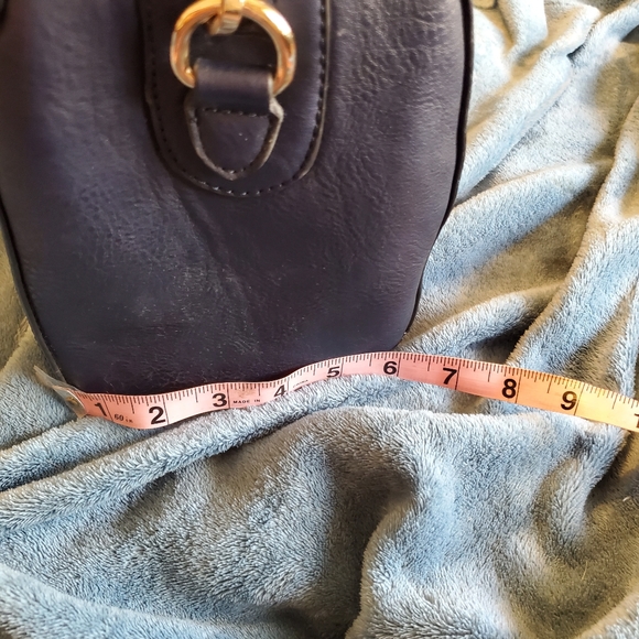 Navy blue multi pocket hand bag with detachable strap. - Picture 15 of 15